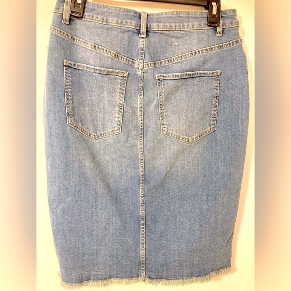 NWT Falls Creek Women’s Straight Denim Skirt - Picture 2 of 5